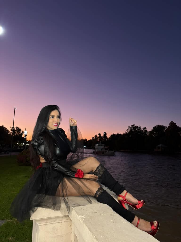 Karla Maldonado en sesión editorial 1